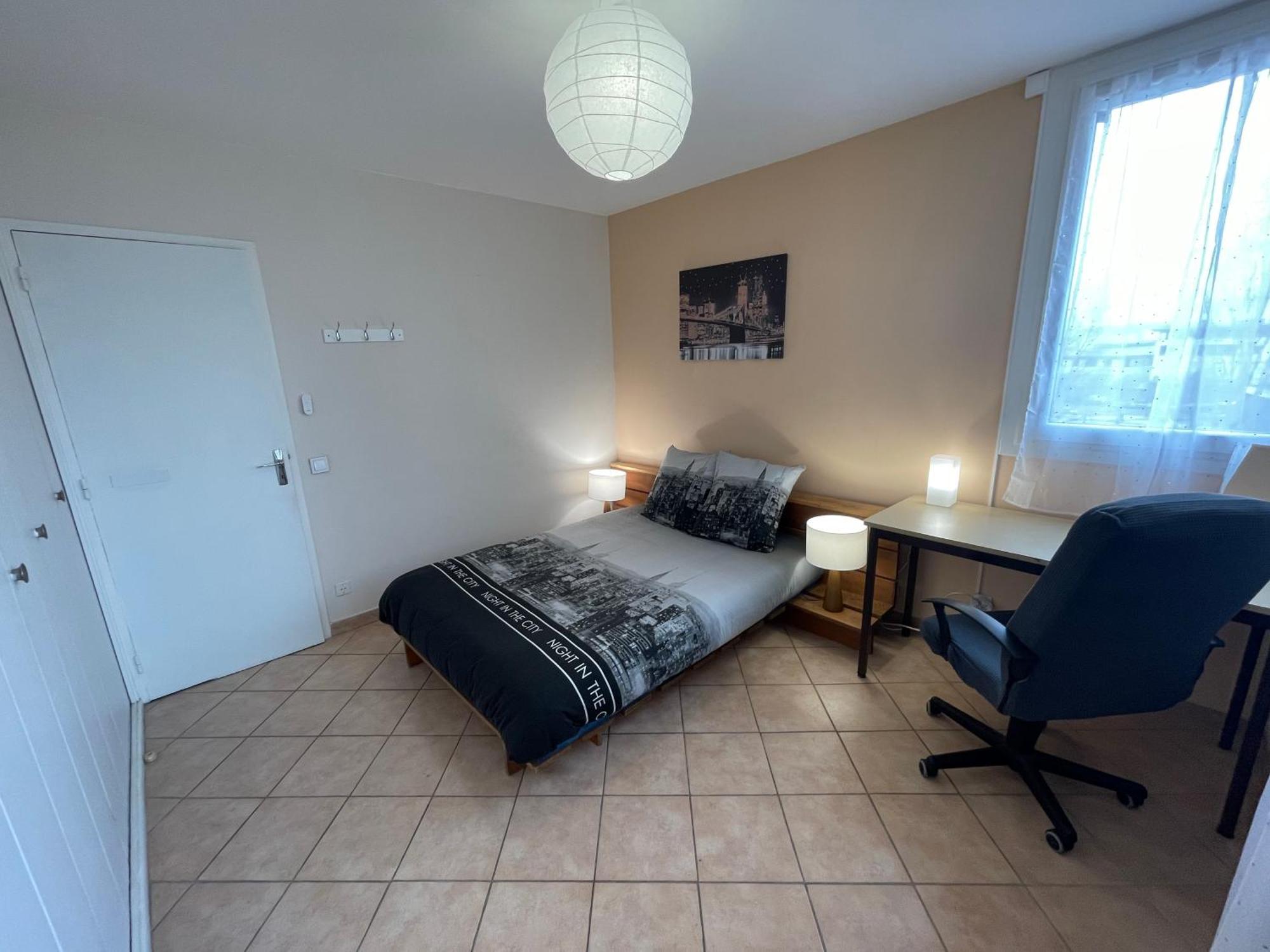 Chambre Privee En Colocation Dans Un Appartement Vaulx En Velin Centre Exterior photo
