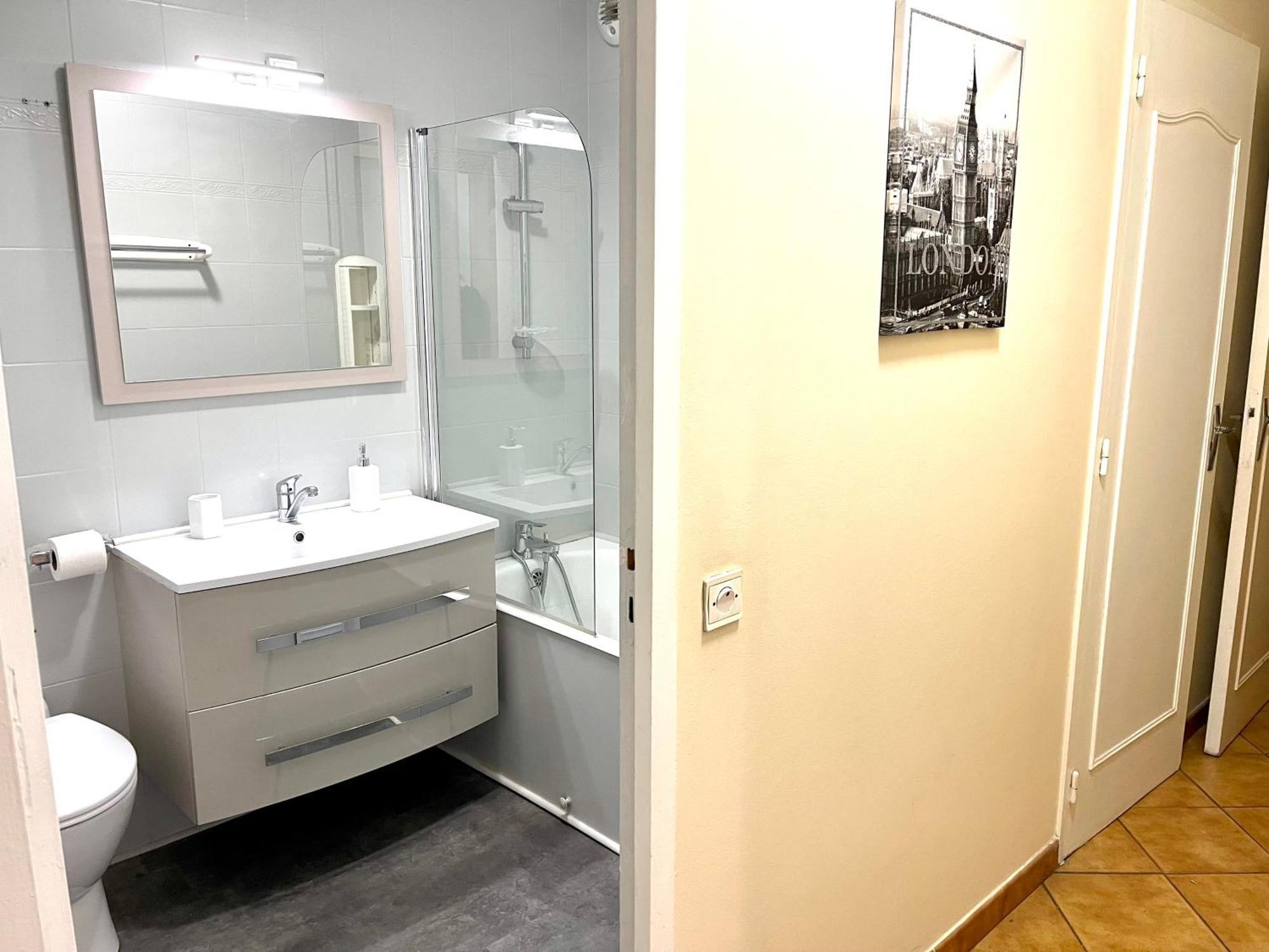 Chambre Privee En Colocation Dans Un Appartement Vaulx En Velin Centre Exterior photo