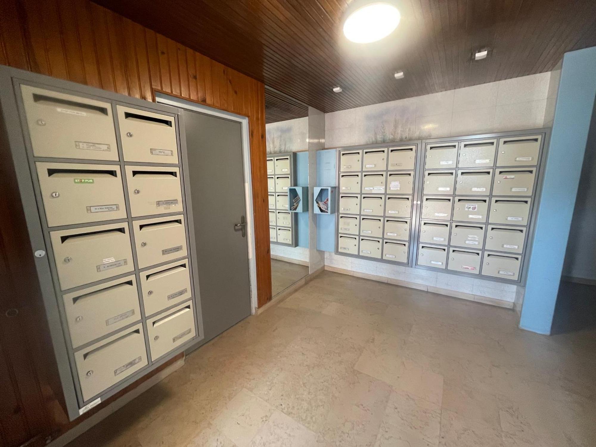 Chambre Privee En Colocation Dans Un Appartement Vaulx En Velin Centre Exterior photo